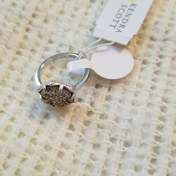 NWT Kendra Scott ring - Picture 2 of 2